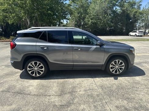 Used 2019 GMC Terrain SLT w/ Preferred Package FWD image 2