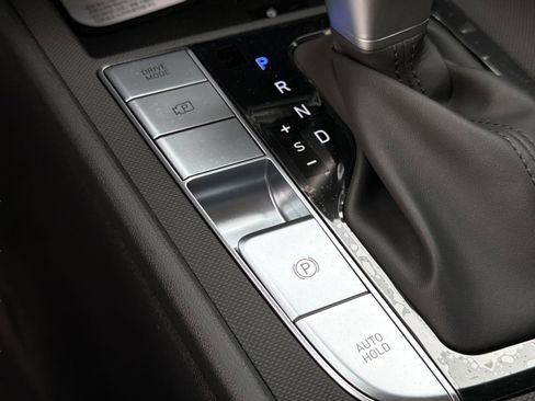New 2026 Hyundai Elantra Limited FWD image 15