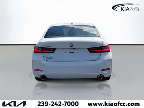 Used 2024 BMW 330i xDrive Sedan w/ Convenience Package AWD/4WD image 4