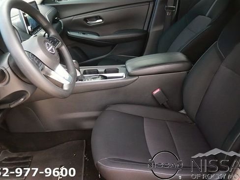 Used 2025 Nissan Sentra SV image 12