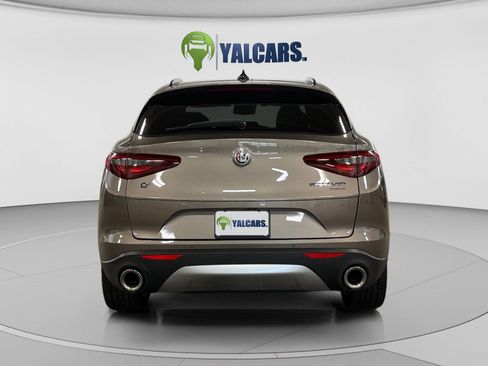 Used 2019 Alfa Romeo Stelvio Ti Sport w/ Quick Order Package 22S Sport AWD/4WD image 4