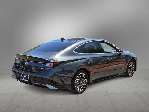 New 2025 Hyundai Sonata Limited image 8