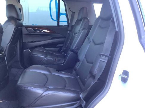 Used 2019 Cadillac Escalade 4WD w/ LPO, Radiant Package image 13