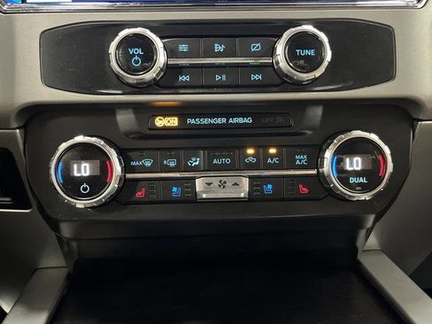 Used 2022 Ford F250 Lariat image 19