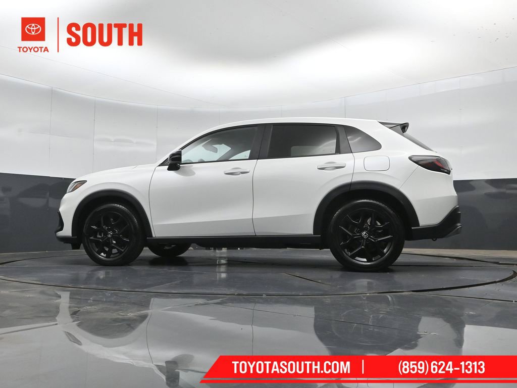 Used 2025 Honda HR-V Sport image 40