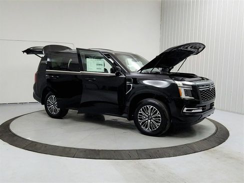 New 2026 Nissan Armada SL w/ Captain's Chari Seat Package image 9
