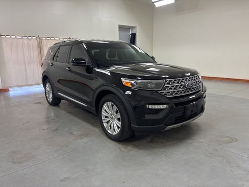 Used 2020 Ford Explorer Limited w/ Class III Trailer Tow Package image 2
