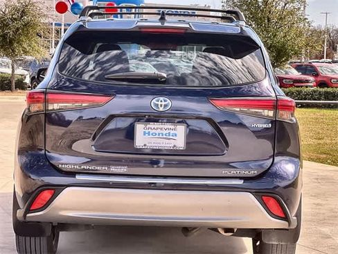 Used 2023 Toyota Highlander Platinum image 6