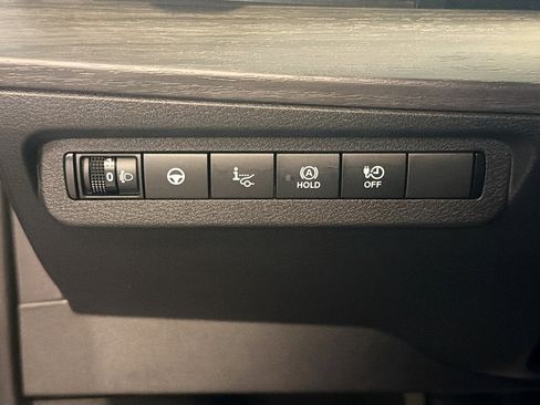 Used 2024 Nissan Ariya AWD image 17