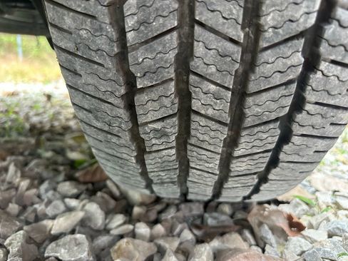 Used 2023 Nissan Frontier SV w/ SV Convenience Package image 48