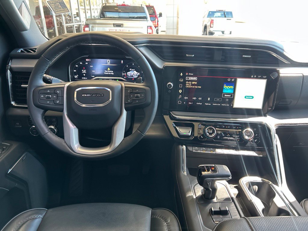 Used 2025 GMC Sierra 1500 Denali w/ Denali Reserve Package AWD/4WD image 16