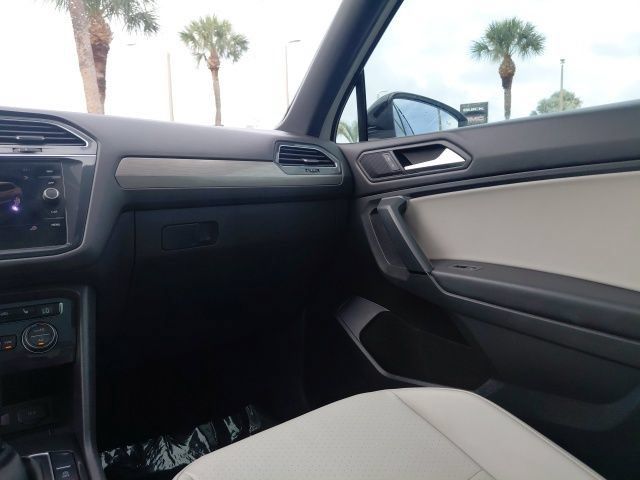 Used 2019 Volkswagen Tiguan SEL Premium R-Line FWD image 18