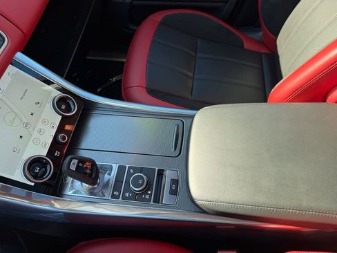 Used 2021 Land Rover Range Rover Sport HST image 24