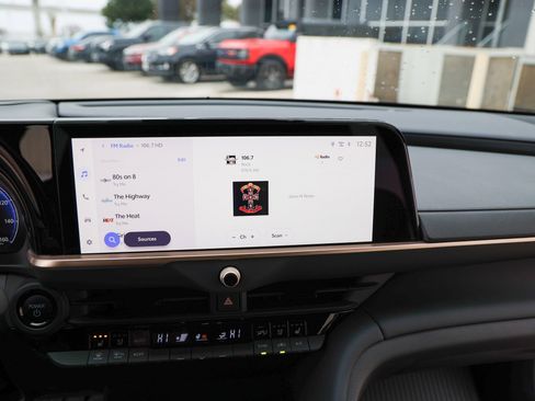 Used 2025 Toyota Crown Platinum image 21