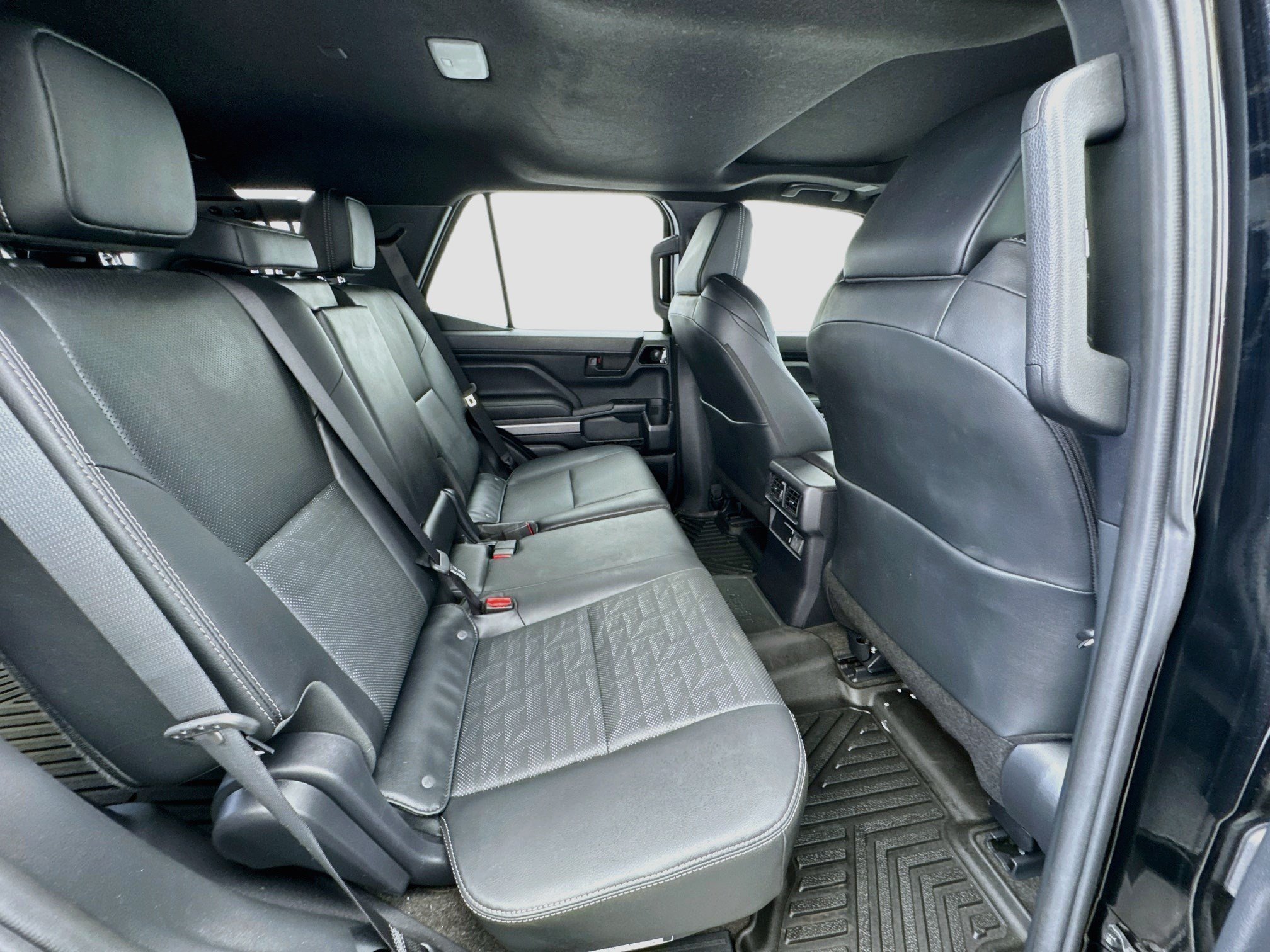 Used 2025 Toyota 4Runner TRD Off-Road Premium AWD/4WD image 19