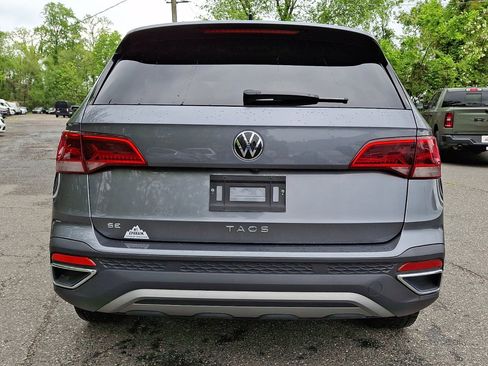 Used 2024 Volkswagen Taos SE FWD image 4