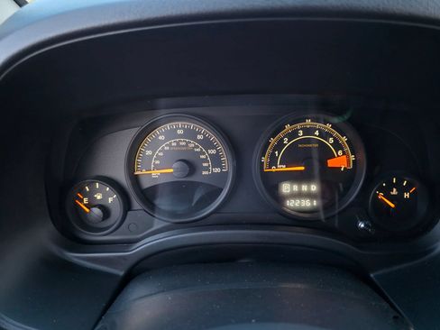 Used 2014 Jeep Compass Sport w/ Power Value Group FWD image 9