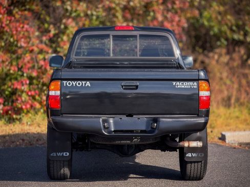 Used 2004 Toyota Tacoma Limited image 6