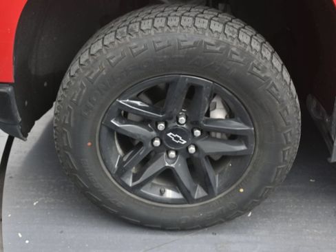 Used 2021 Chevrolet Silverado 1500 LT Trail Boss AWD/4WD image 9