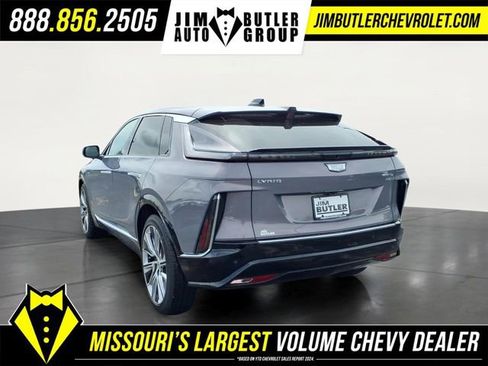 Used 2025 Cadillac Lyriq Luxury w/ LPO, Floor Liner Package AWD/4WD image 2