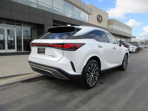 Used 2024 Lexus RX 350 w/ Technology Package image 9