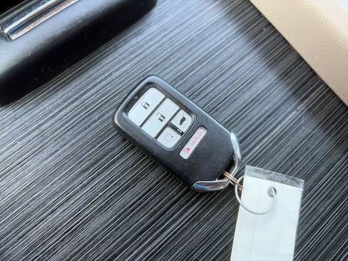 Used 2019 Honda Pilot Elite image 29