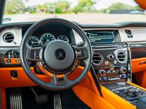 Used 2023 Rolls-Royce Cullinan Black Badge w/ Leather Finishing Pack image 48