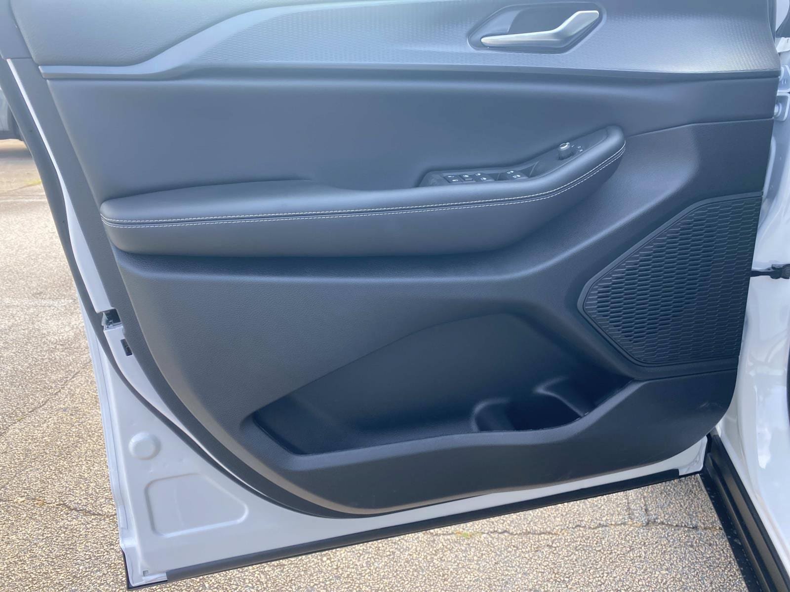 New 2027 Jeep Grand Cherokee Laredo X RWD image 11