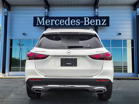 New 2025 Mercedes-Benz GLA 250 4MATIC image 5