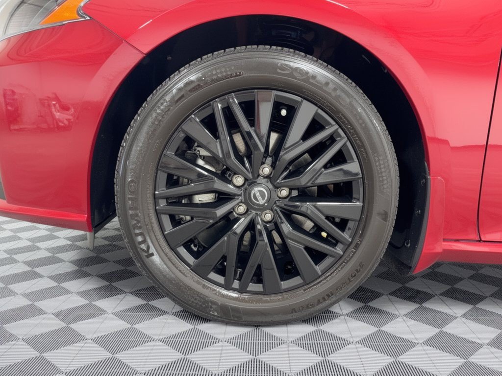Used 2025 Nissan Altima 2.5 SV w/ SV Special Edition Package FWD image 13