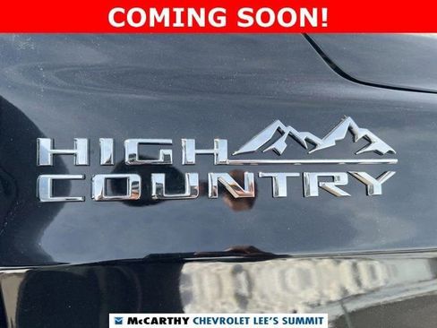Used 2025 Chevrolet Tahoe High Country AWD/4WD image 17