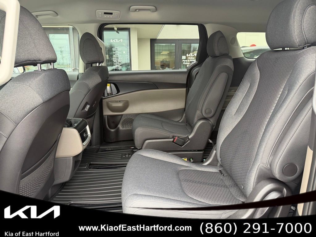 New 2026 Kia Carnival LX FWD image 18