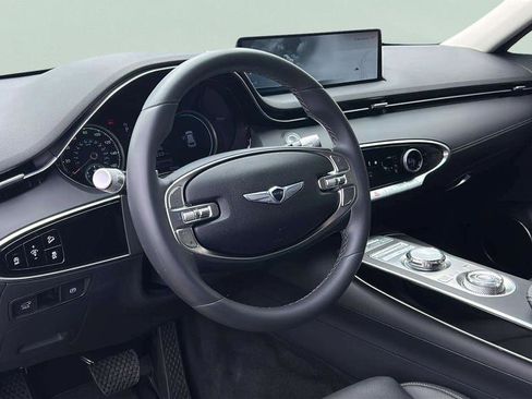 Used 2025 Genesis GV70 2.5T AWD/4WD image 31