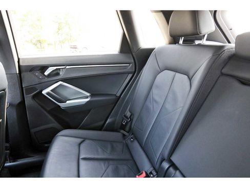 Used 2020 Audi Q3 2.0T Premium Plus w/ Premium Plus Package image 9