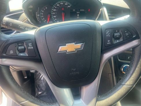 Used 2017 Chevrolet Trax LT w/ Driver Confidence Package FWD image 18