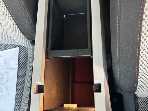 Used 2015 GMC Terrain SLE w/ Cargo Package image 17