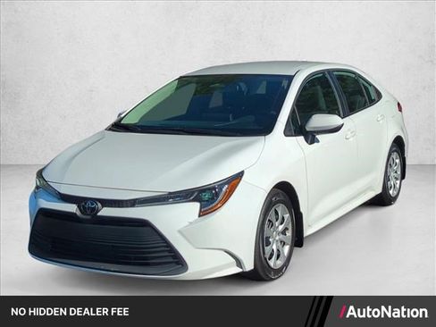 Used 2025 Toyota Corolla LE FWD image 1