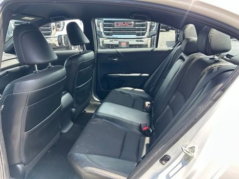 Used 2017 Honda Accord Sport image 11