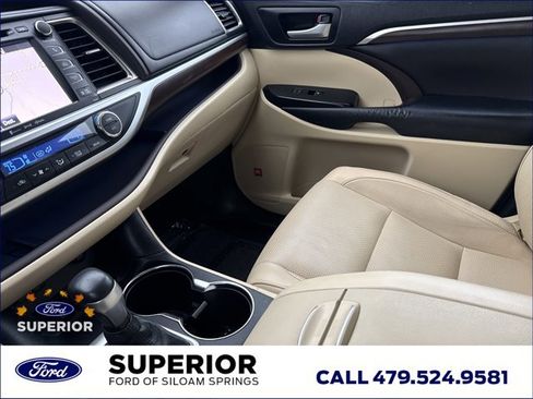Used 2016 Toyota Highlander Limited w/ Driver Technology Package image 30