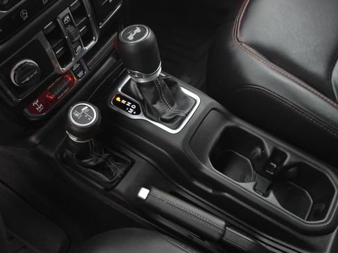 Used 2024 Jeep Wrangler Unlimited Rubicon image 24