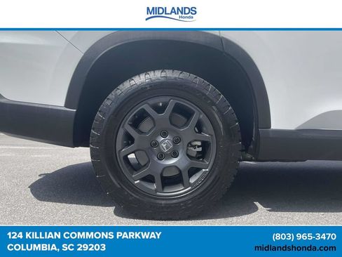 Certified 2025 Honda Pilot TrailSport image 7