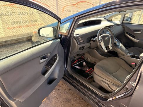 Used 2011 Toyota Prius Two image 14