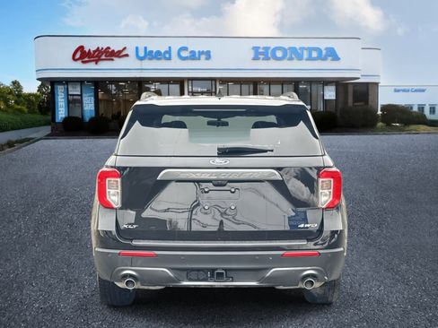 Used 2023 Ford Explorer XLT w/ Equipment Group 202A image 4