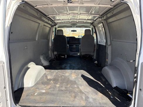 Used 2010 Ford E-150 and Econoline 150 RWD image 16