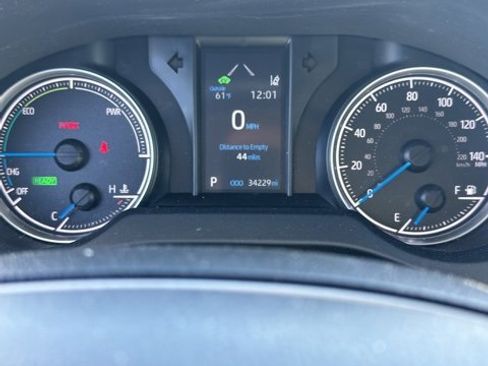 Used 2022 Toyota Venza image 5