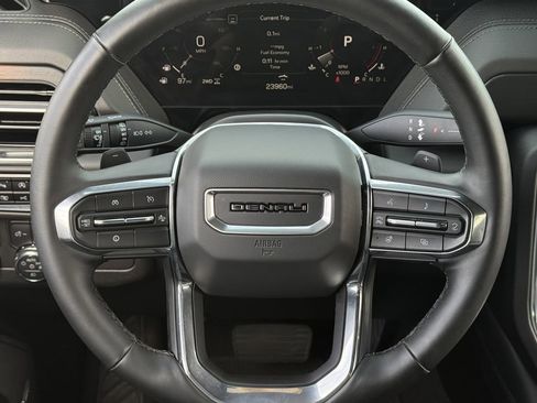 Used 2025 GMC Yukon Denali image 13