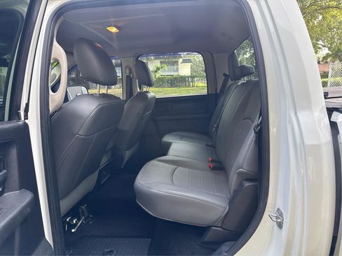 Used 2016 RAM 2500 Tradesman w/ Chrome Appearance Group image 10