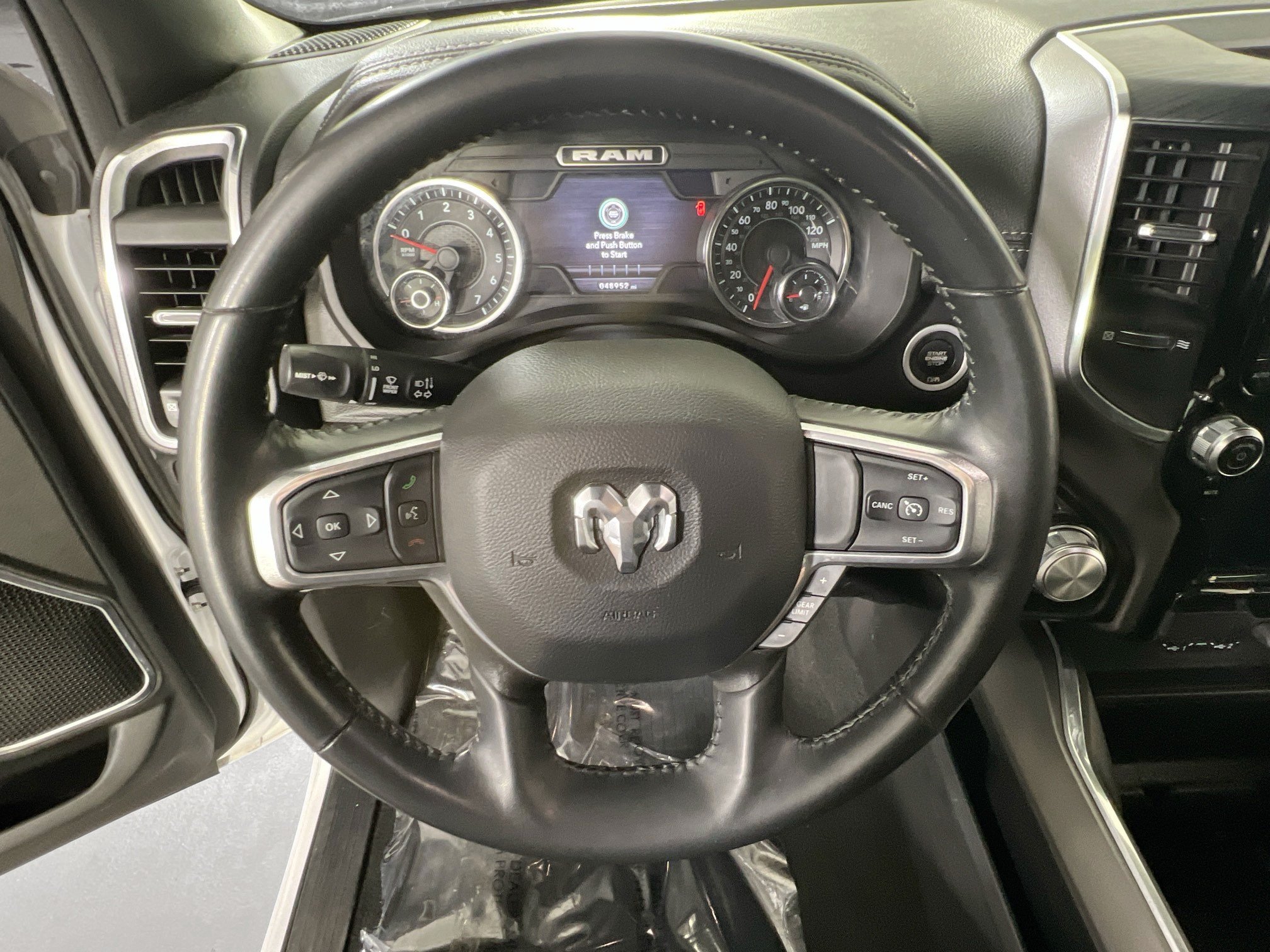 Used 2023 RAM 1500 Laramie AWD/4WD image 11