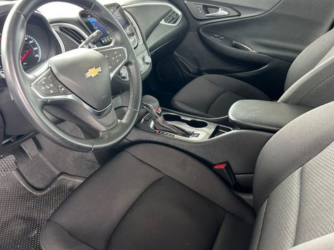 Used 2025 Chevrolet Malibu RS FWD image 5