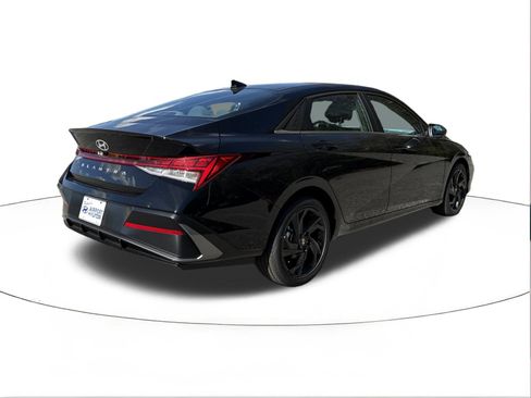 New 2026 Hyundai Elantra SEL Sport FWD image 3